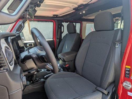 2024 Jeep Wrangler 4-Door Sahara 4x4
