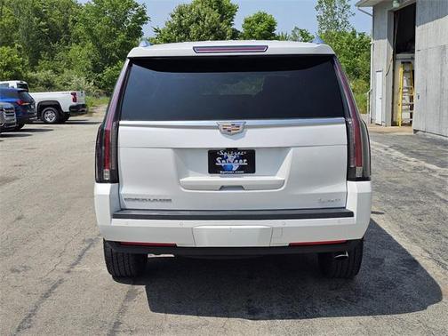 2019 Cadillac Escalade Luxury
