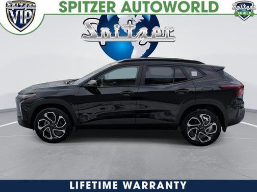 Mosaic Black Metallic 2026 Chevrolet Trax FWD 2RS