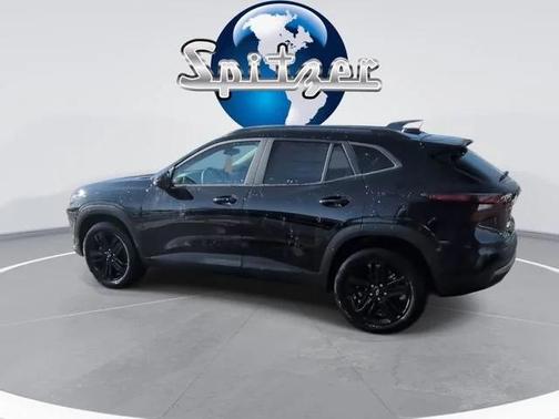Mosaic Black Metallic 2026 Chevrolet Trax FWD ACTIV