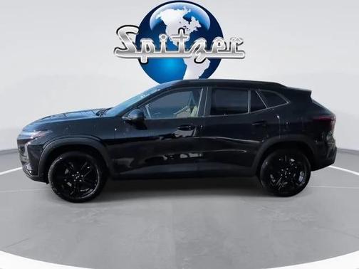 Mosaic Black Metallic 2026 Chevrolet Trax FWD ACTIV