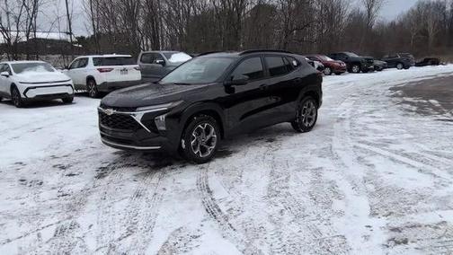 Mosaic Black Metallic 2026 Chevrolet Trax LT