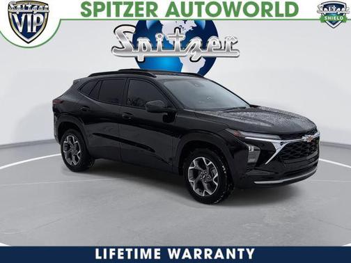 Mosaic Black Metallic 2026 Chevrolet Trax LT
