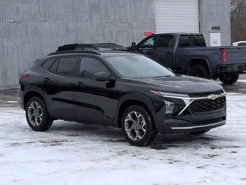 Mosaic Black Metallic 2026 Chevrolet Trax LT