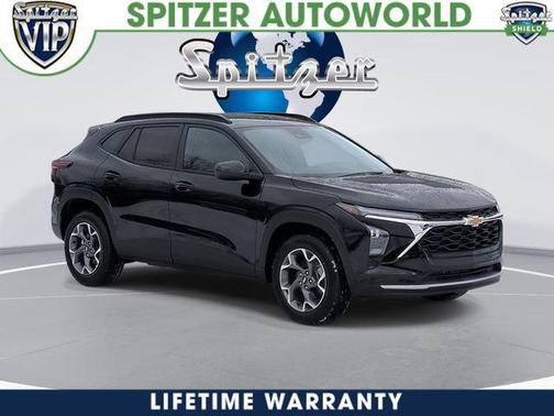 Mosaic Black Metallic 2026 Chevrolet Trax LT
