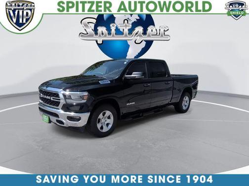 Diamond Black Crystal Pearlcoat 2023 RAM 1500 Big Horn/Lone Star