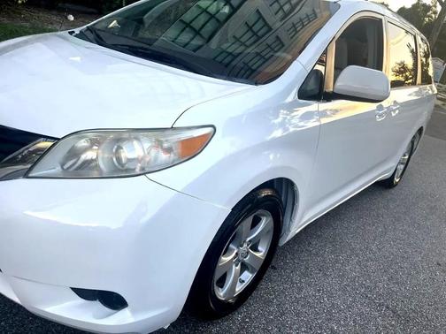 2012 Toyota Sienna LE