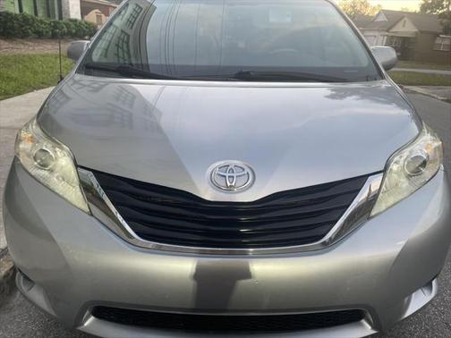 2012 Toyota Sienna LE