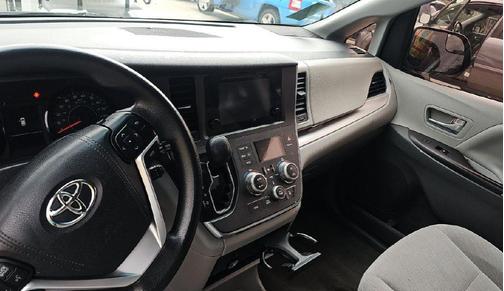 2017 Toyota Sienna LE