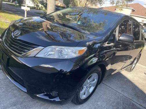 2017 Toyota Sienna LE