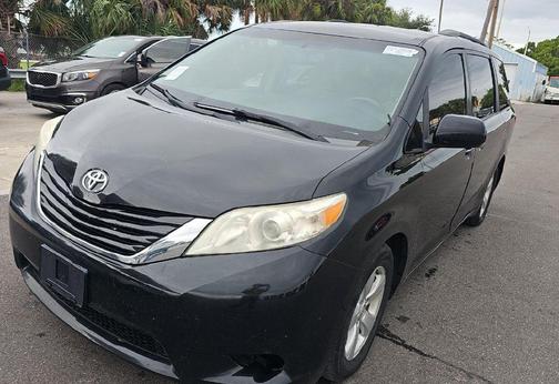 2017 Toyota Sienna LE