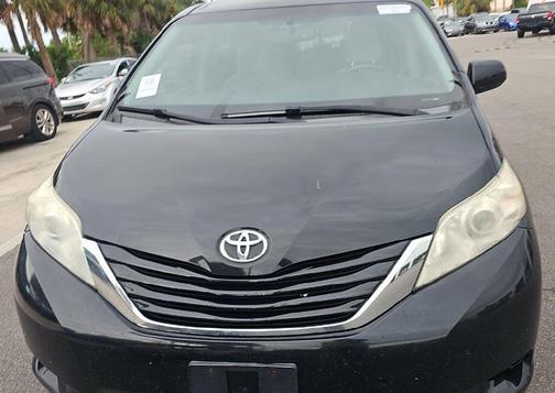 2017 Toyota Sienna LE