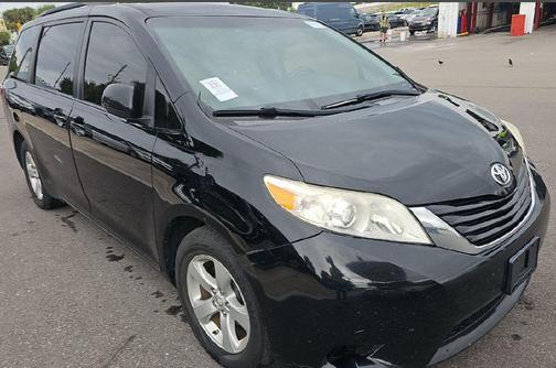 2017 Toyota Sienna LE