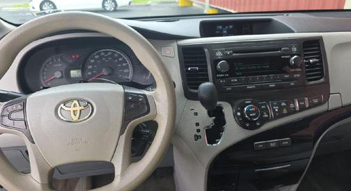 2013 Toyota Sienna LE