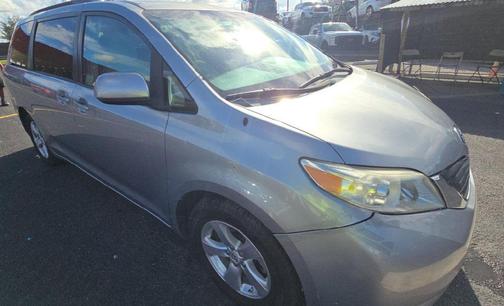 2013 Toyota Sienna LE