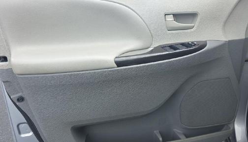 2013 Toyota Sienna LE