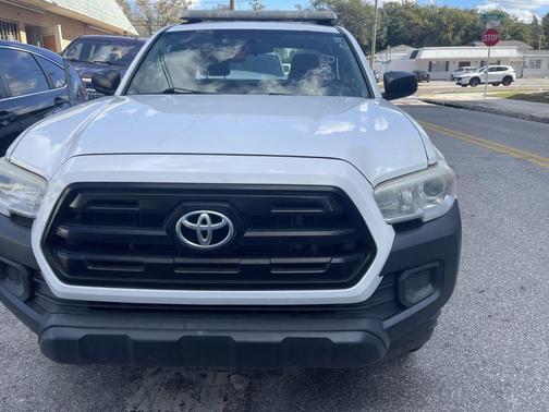 2017 Toyota Tacoma SR5