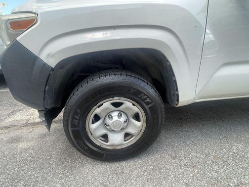 2017 Toyota Tacoma SR5