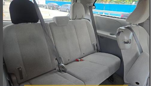 2014 Toyota Sienna LE