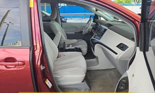 2014 Toyota Sienna LE