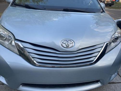 2015 Toyota Sienna LE