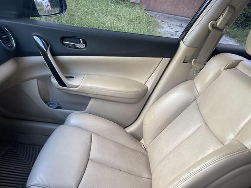 2013 Nissan Maxima SV