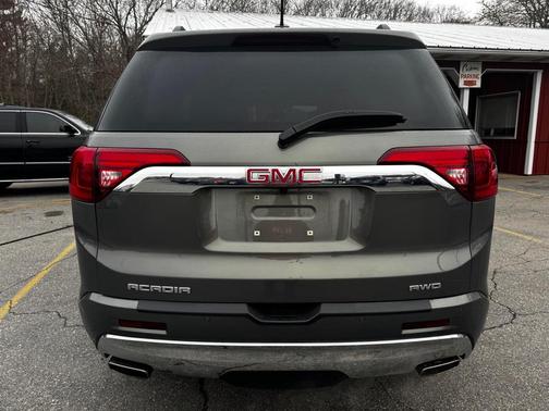 GREEN 2018 GMC Acadia Denali