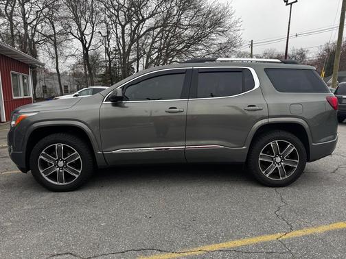 GREEN 2018 GMC Acadia Denali