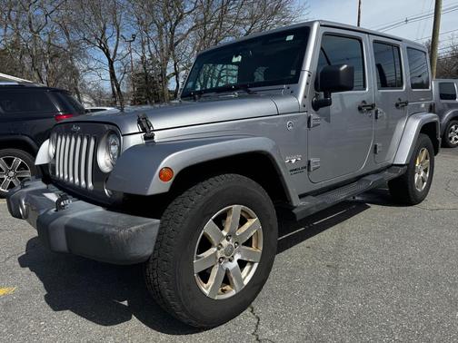 GRAY 2017 Jeep Wrangler Sahara