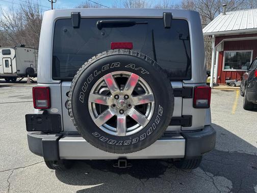 GRAY 2017 Jeep Wrangler Sahara