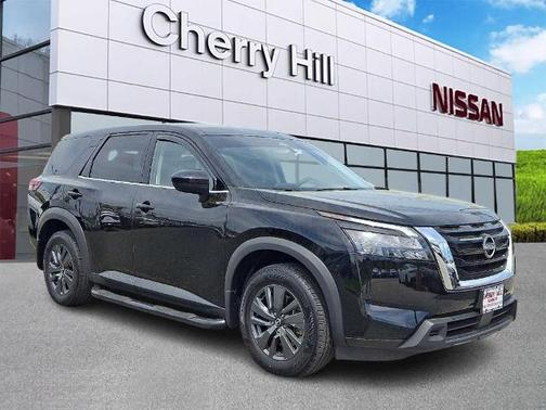 Black 2024 Nissan Pathfinder S