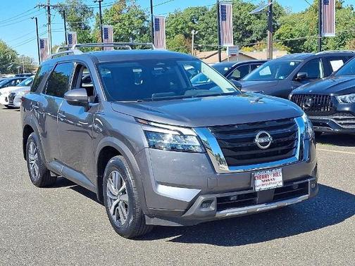 2024 Nissan Pathfinder SL
