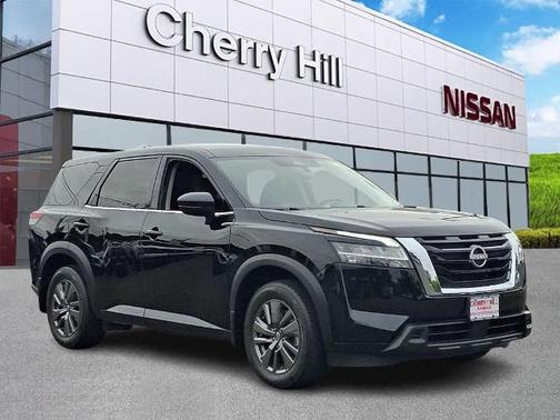 2022 Nissan Pathfinder S