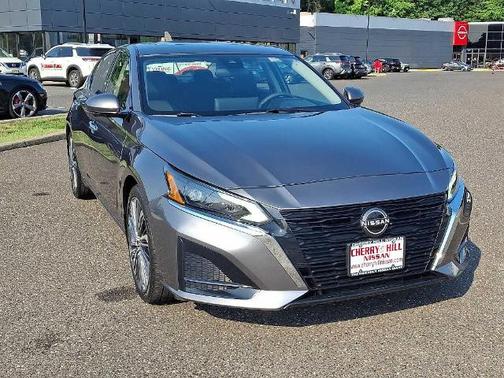 Gun Metallic 2023 Nissan Altima 2.5 SL