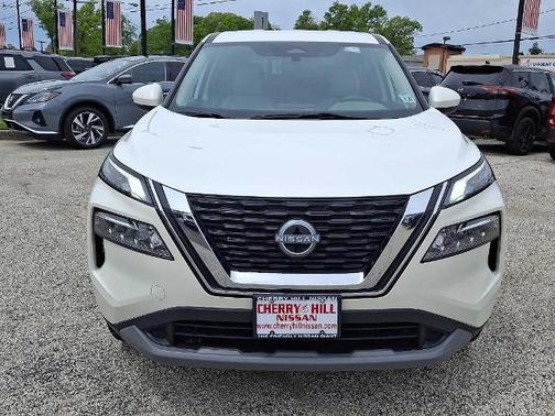White 2023 Nissan Rogue SV