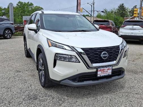White 2023 Nissan Rogue SV