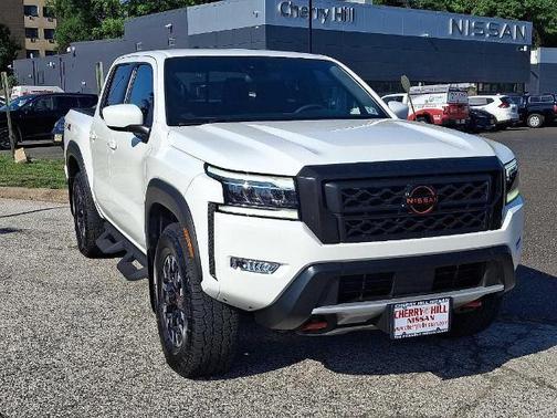 Glacier White 2024 Nissan Frontier PRO-4X