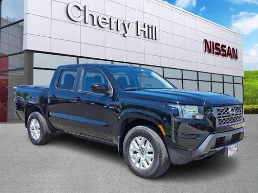 Black 2023 Nissan Frontier SV