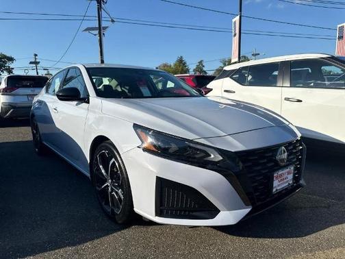 2023 Nissan Altima 2.5 SR
