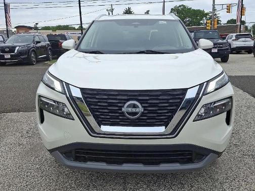 White 2023 Nissan Rogue SV
