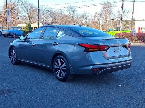 2021 Nissan Altima 2.5 SV