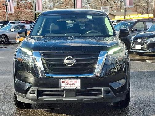 2023 Nissan Pathfinder S