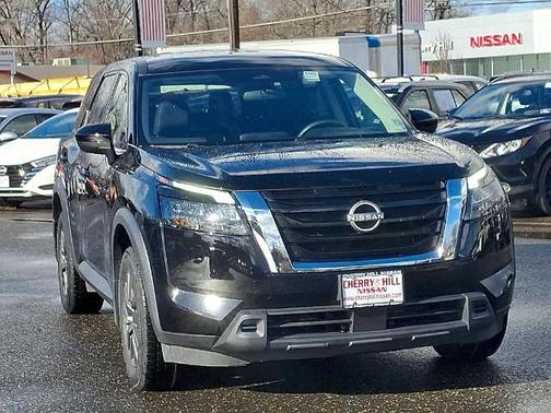 2023 Nissan Pathfinder S