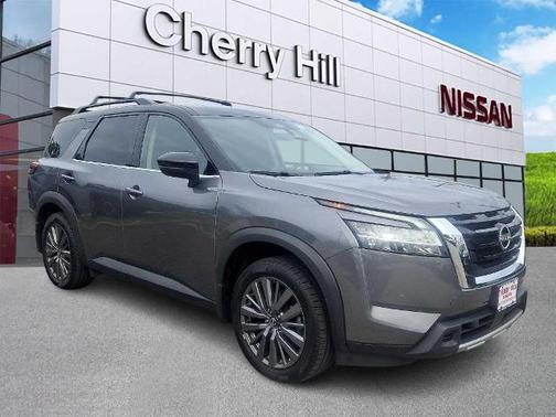 2 Tone Gun / Black Roof 2023 Nissan Pathfinder SL