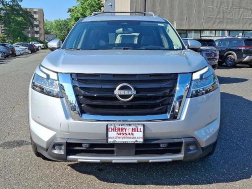 2022 Nissan Pathfinder Platinum