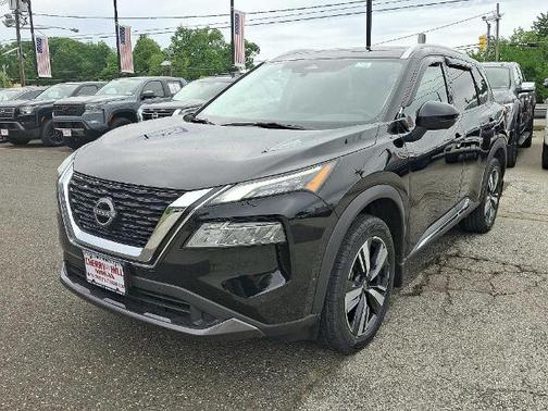 Black 2023 Nissan Rogue SL