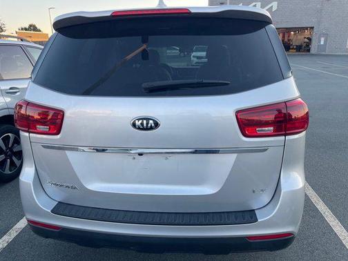 2021 Kia Sedona LX