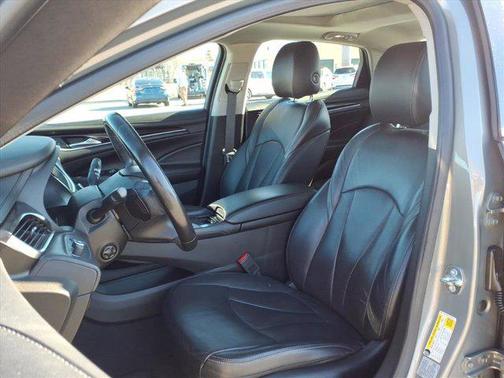 2017 Buick LaCrosse Essence