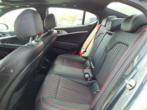 Hallasan Green 2023 Genesis G70 3.3T AWD