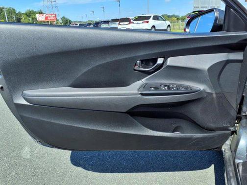 2020 Hyundai Veloster 2